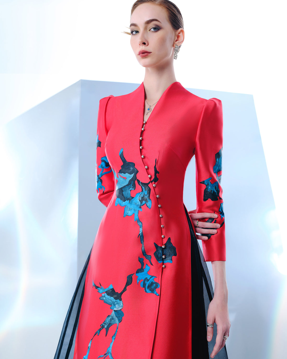 Fiery Elegance - Áo Dài Đương Đại Bất Đối Xứng