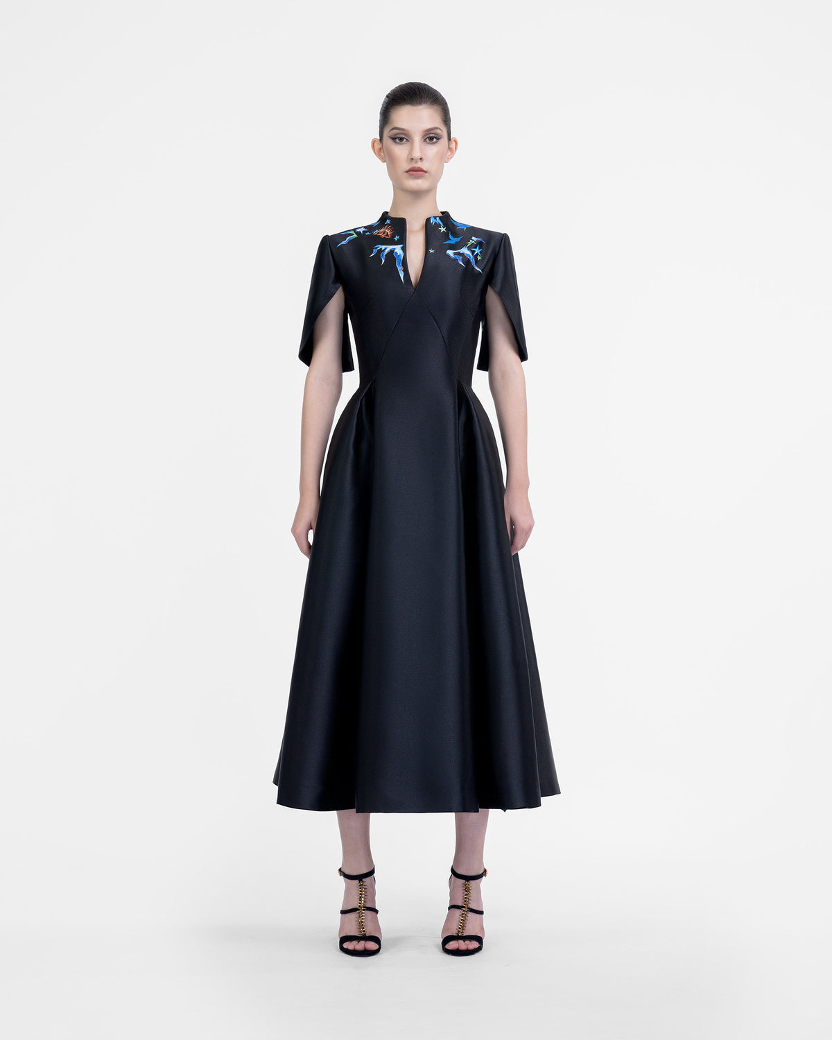 Đôi Mắt Vũ Trụ - Đầm Midi Đen Tay Cape