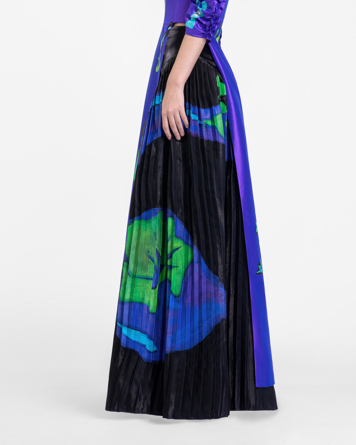 Dream in Vein - Pleated Black Maxi Skirt