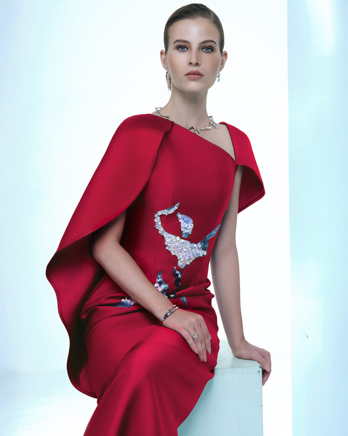 Radiant Wing - Đầm Tiệc Đỏ Crimson Bất Đối Xứng