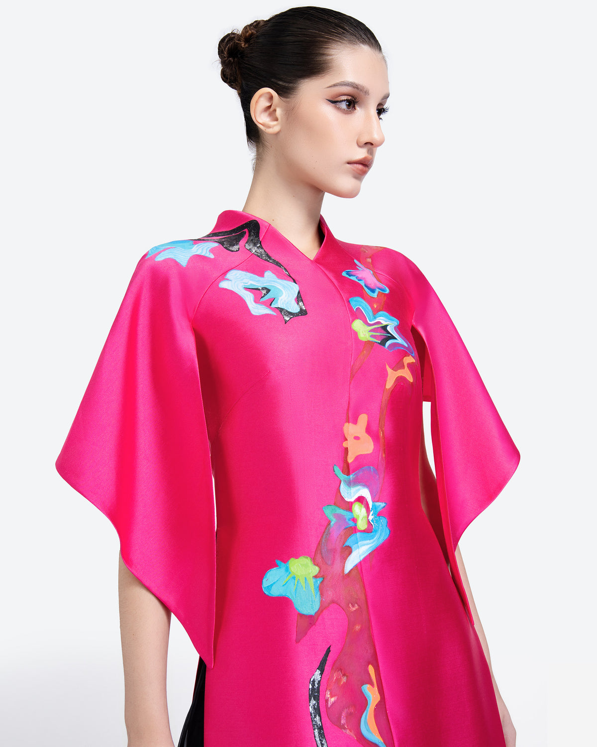 Báo Hồng - Áo Dài Đương Đại