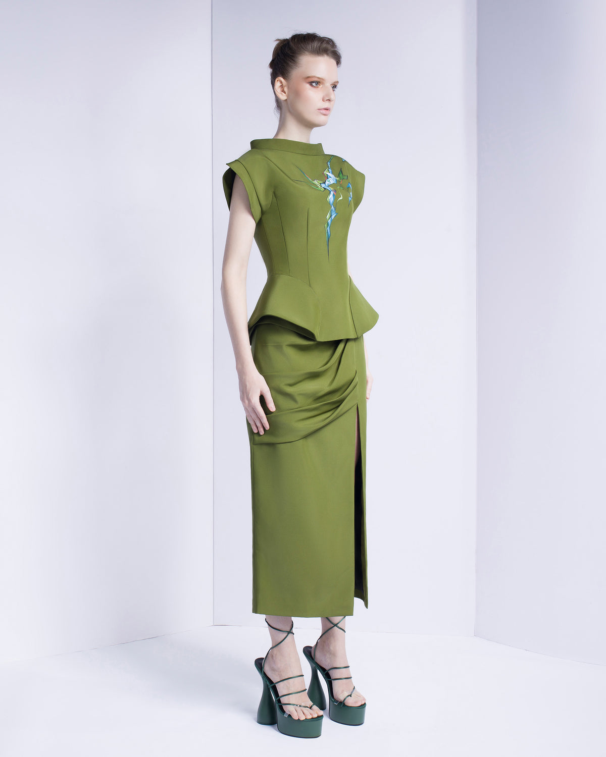 Nứt Vỡ - Áo Peplum Xanh Olive