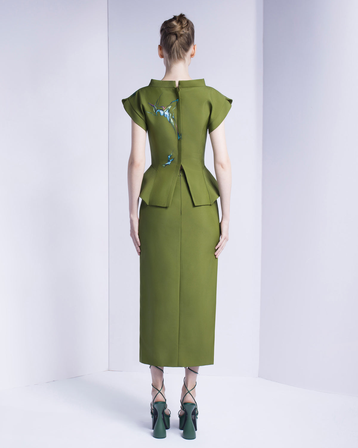 Nứt Vỡ - Áo Peplum Xanh Olive