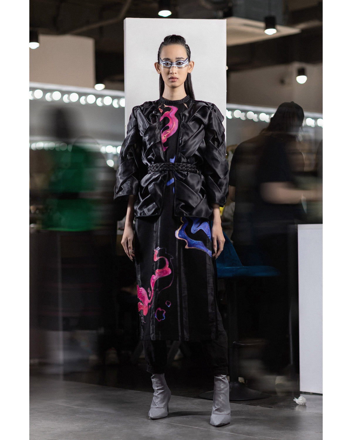 TinyInk-LN21-black-hand-pianted-abstract-sleeveless-aodai