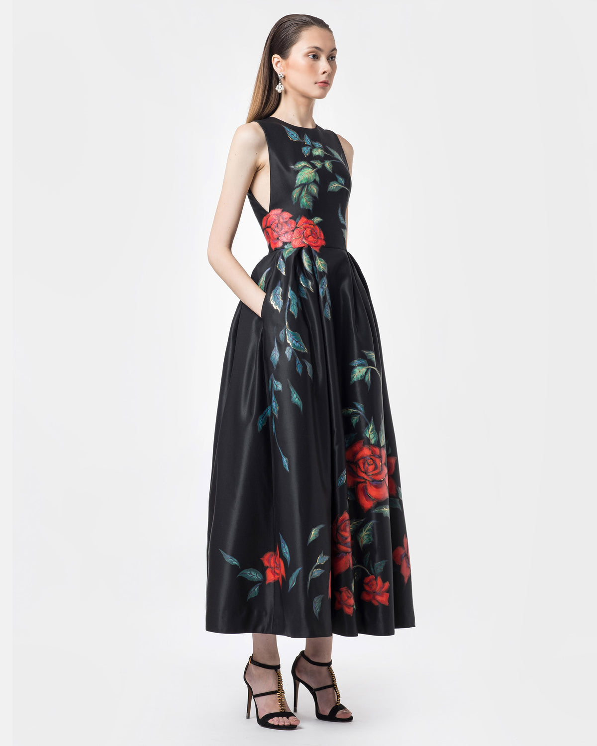 Rose Garden-painted Sleeveless Black Evenning Dress
