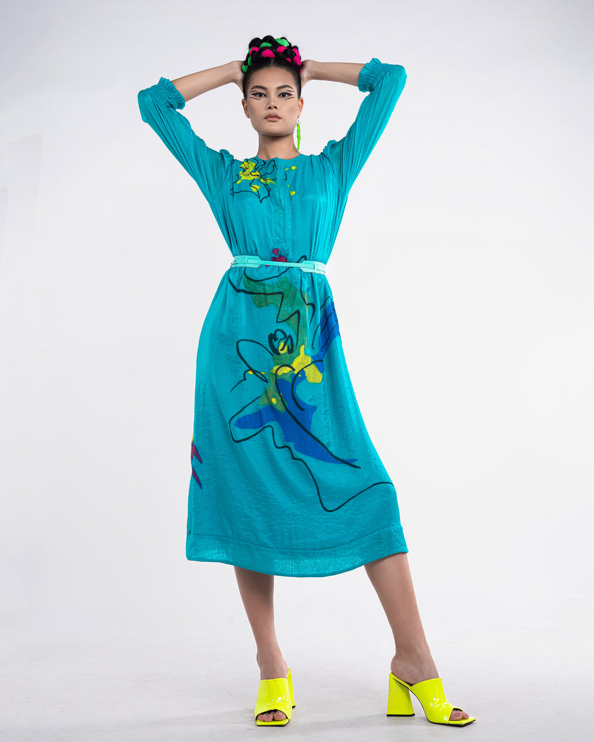 Striking Turquoise Flower - Shirred Cuff Sleeves Midi Shift Dress