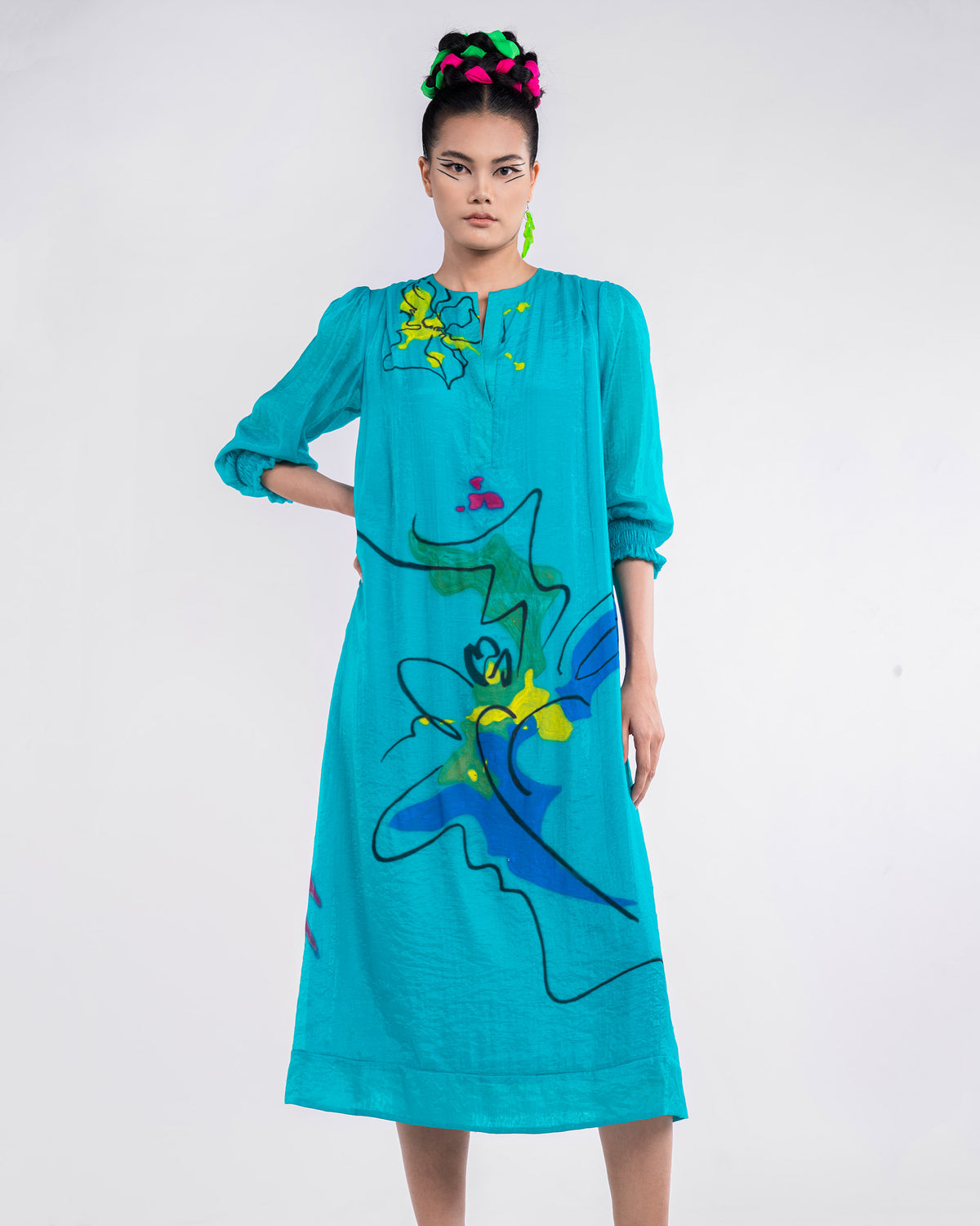 Striking Turquoise Flower - Shirred Cuff Sleeves Midi Shift Dress