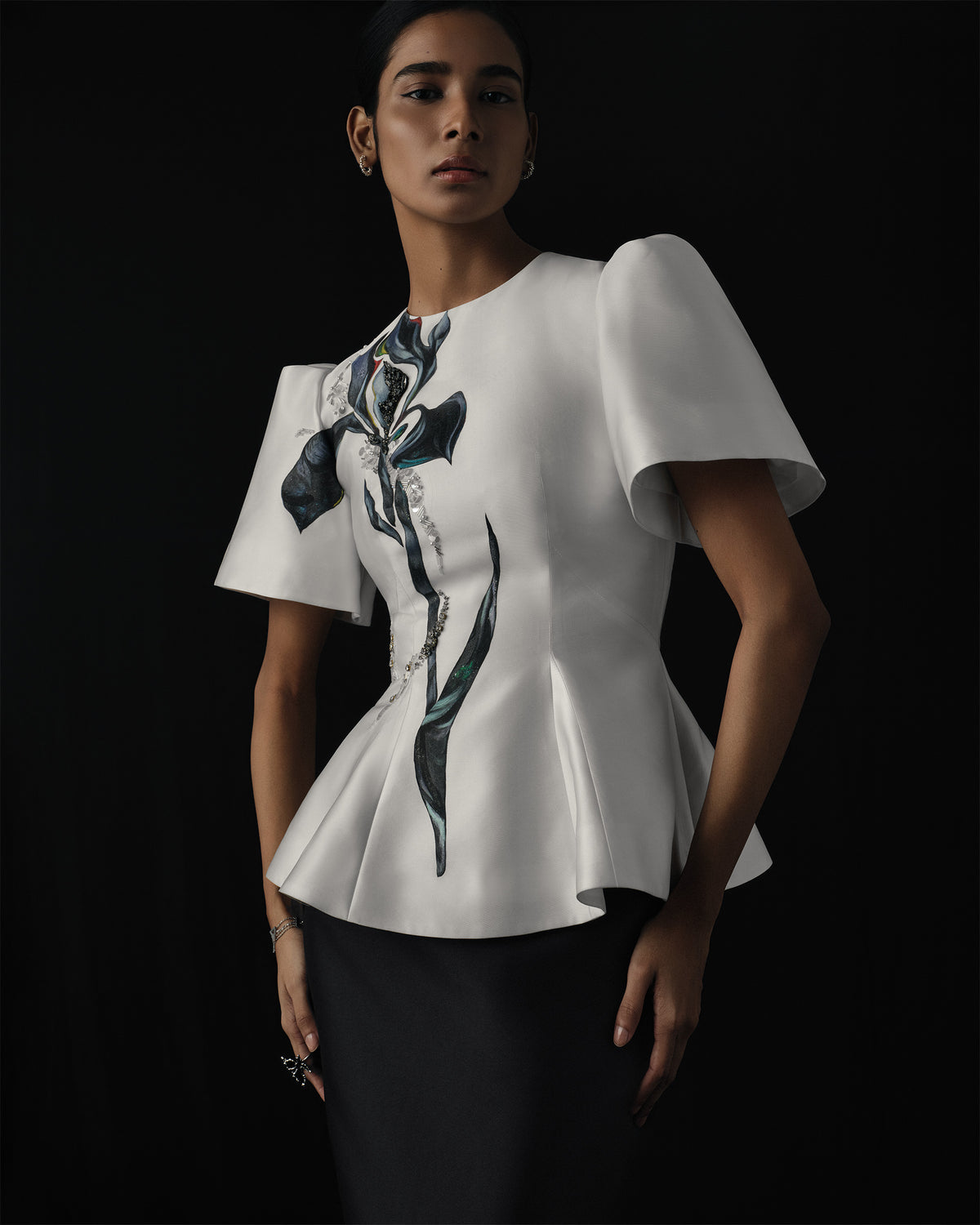 Swing – Voluminous White Peplum Top