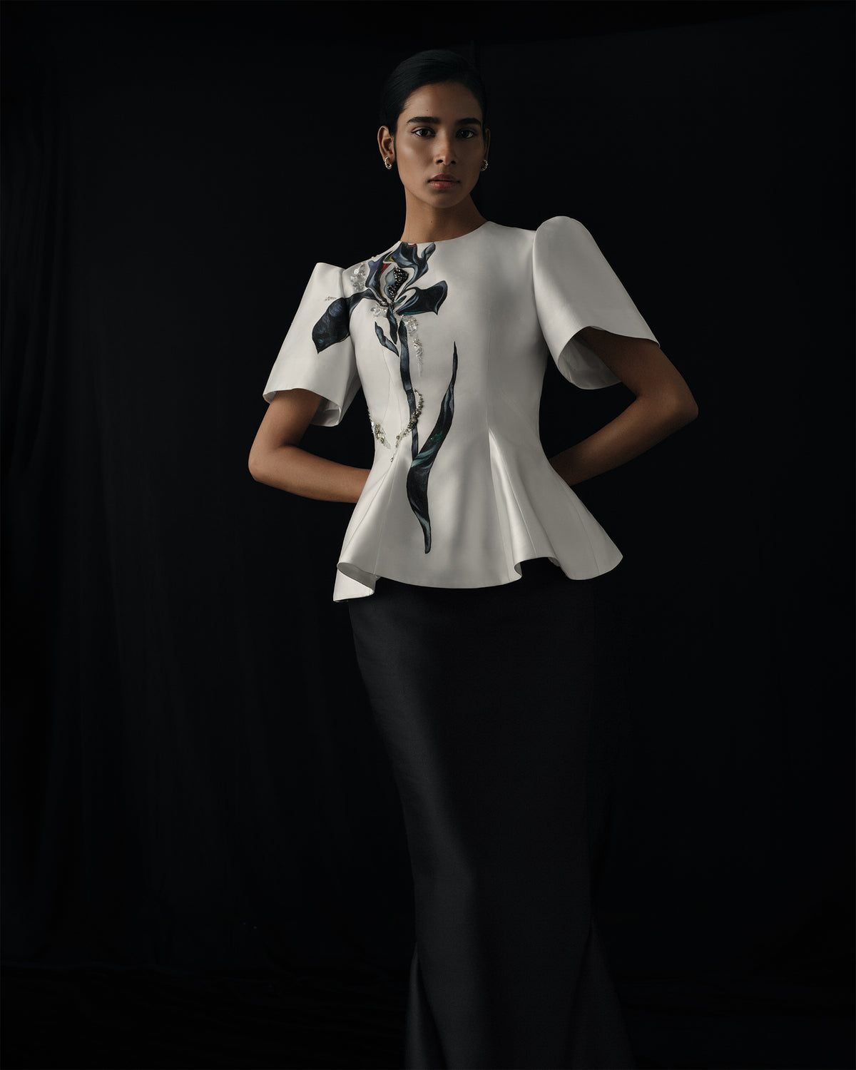 Swing – Voluminous White Peplum Top