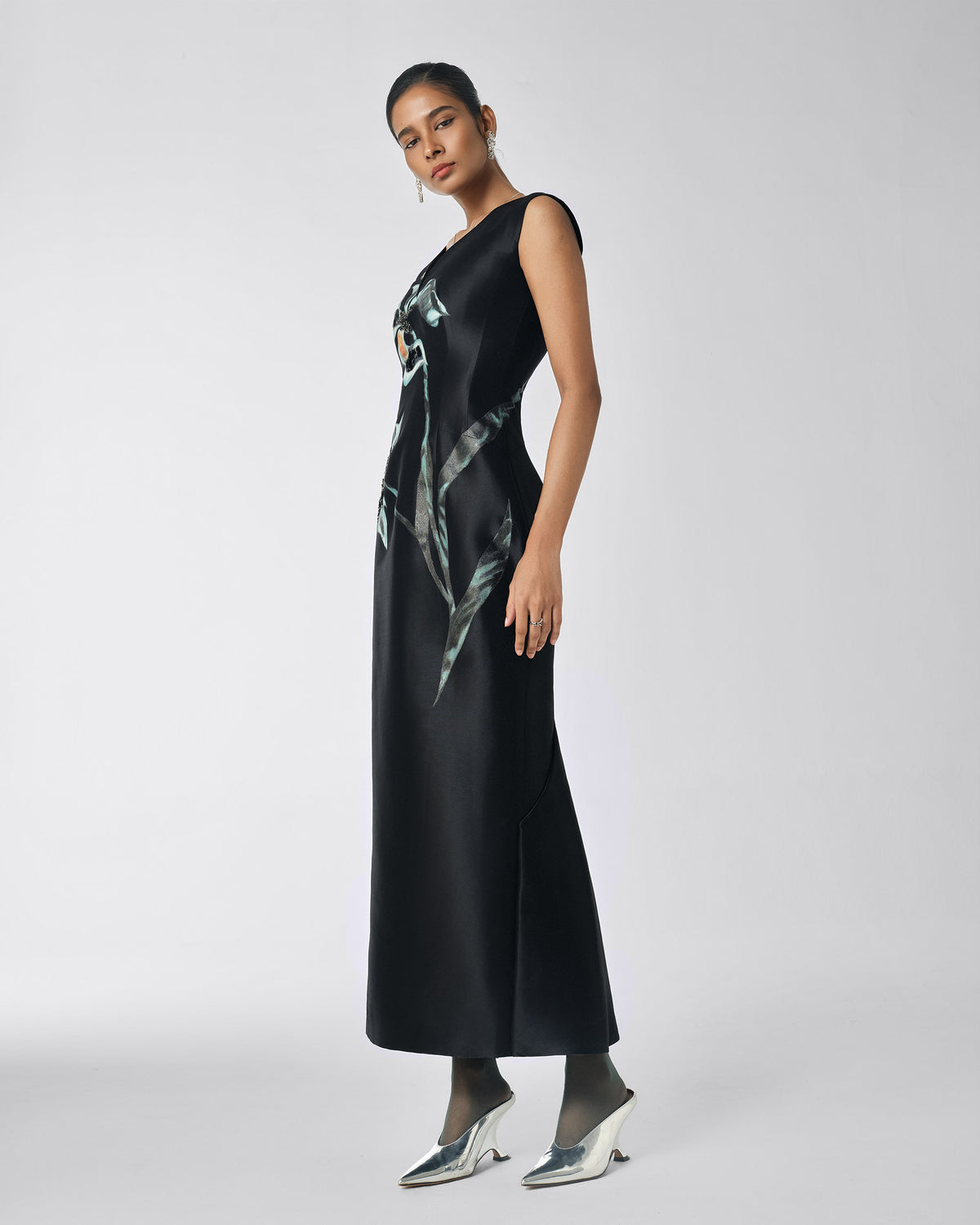 Plateau Light – Iris Black Mermaid Midi Dress