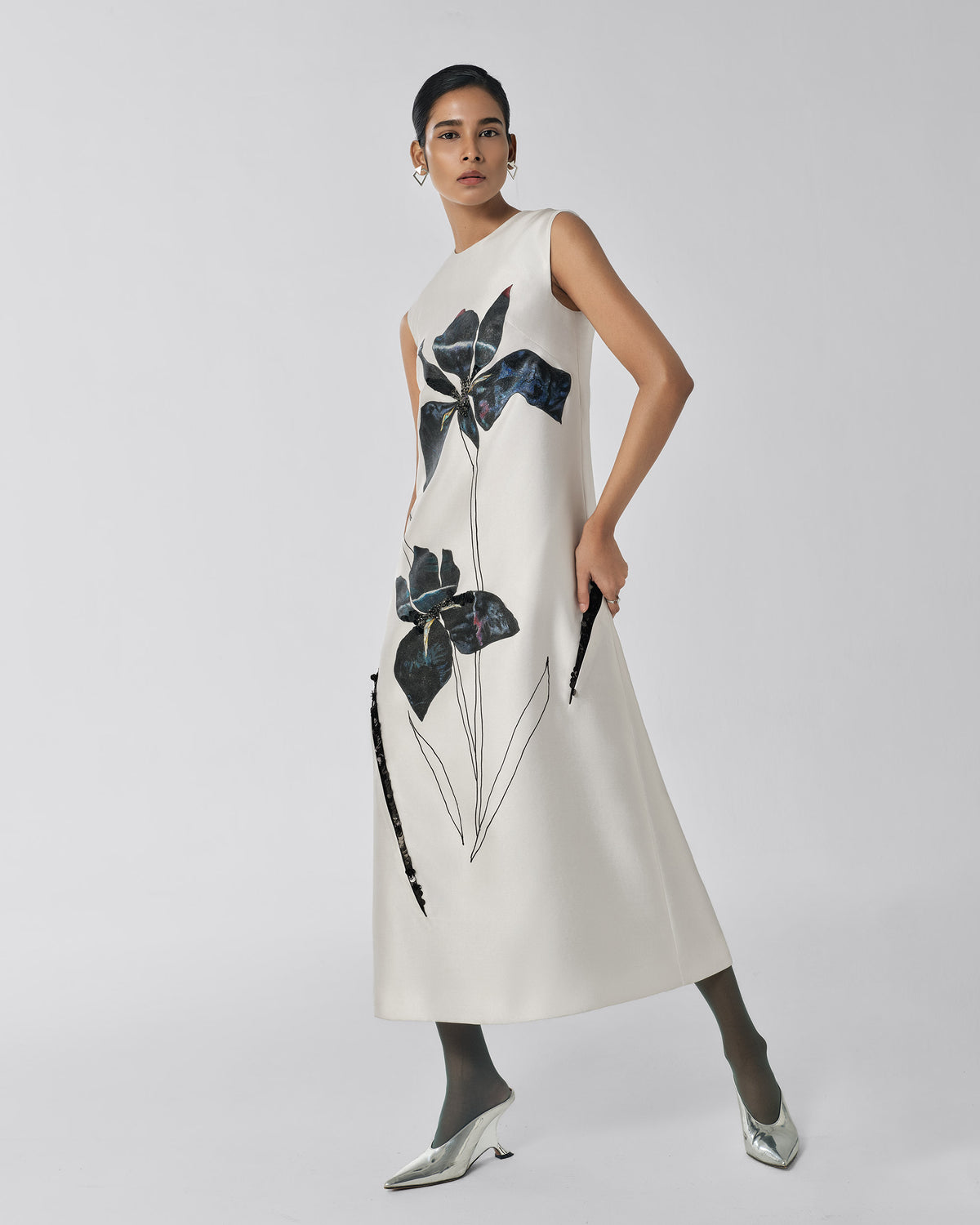 Self-Portrait – Black Iris in White Maxi Dress