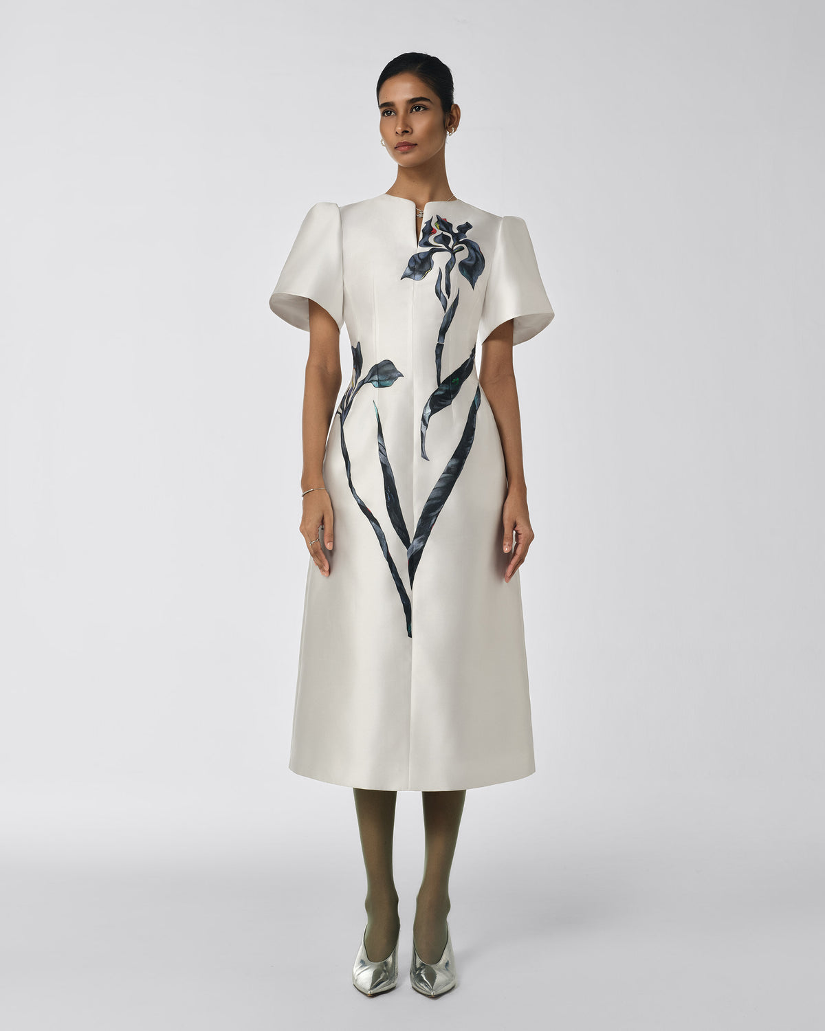 Conversation – Voluminous A-line Midi Dress