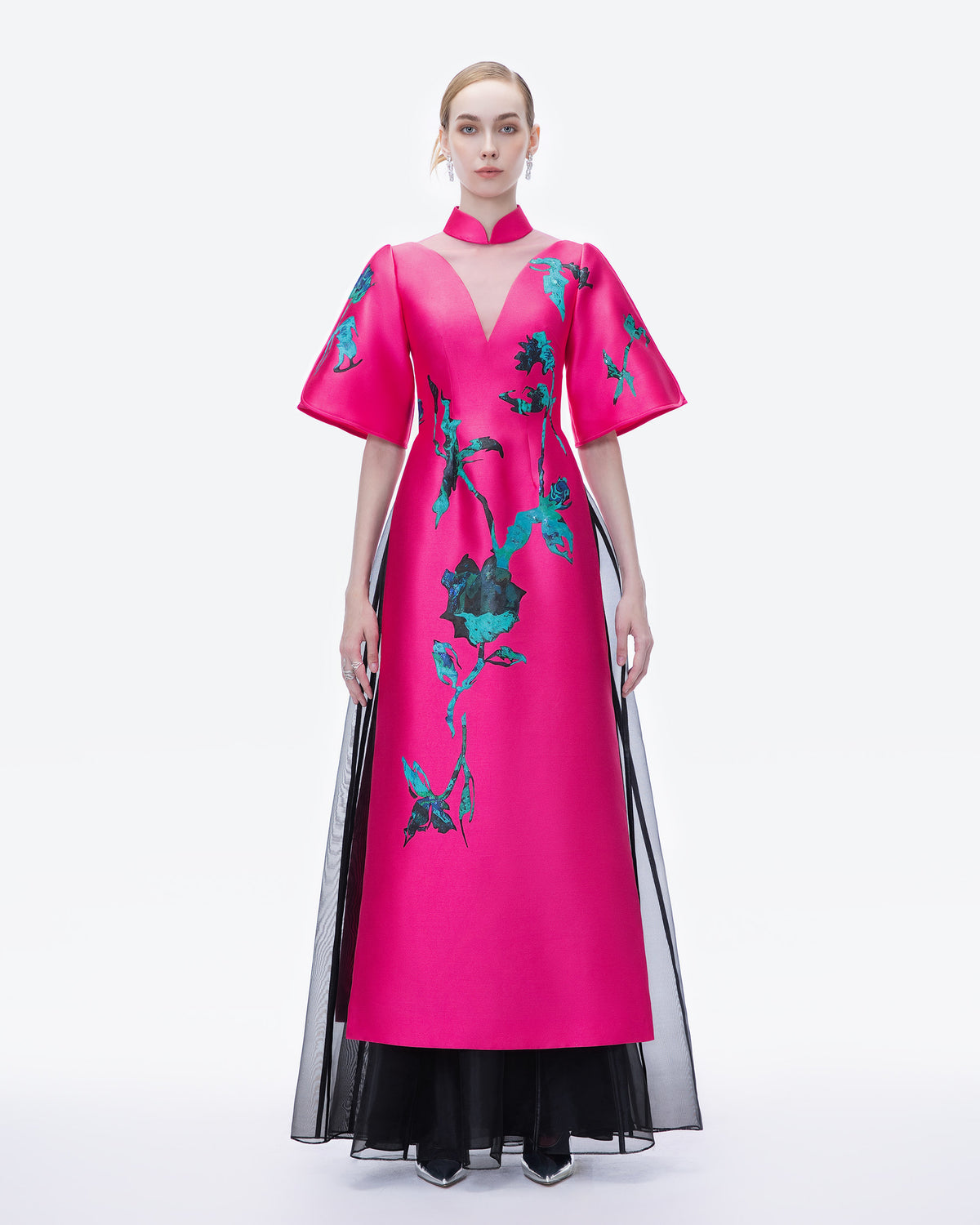 Celestial Vanguard – A Bold Vision of Modern Elegance Ao Dai