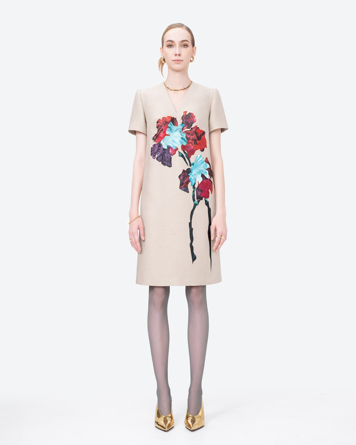 Stillness Awakens - Đầm Beige Suông V-neck
