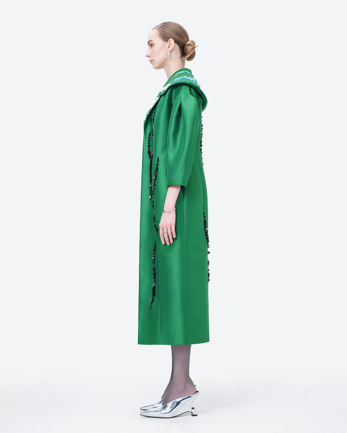 Unfolding Dream – Sculptural Collar Statement Coat