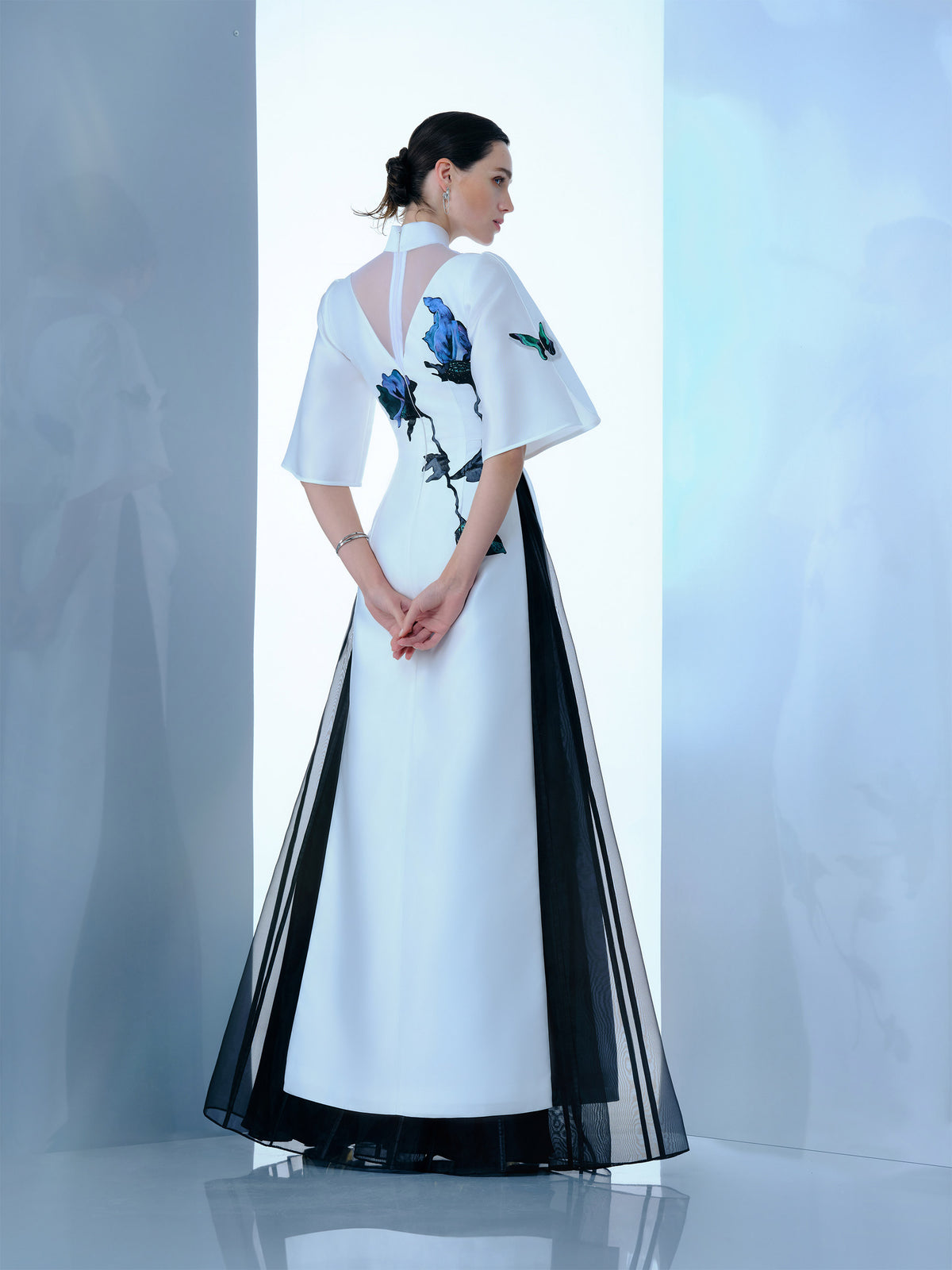 Mystic Whisper - White Contemporary Aodai