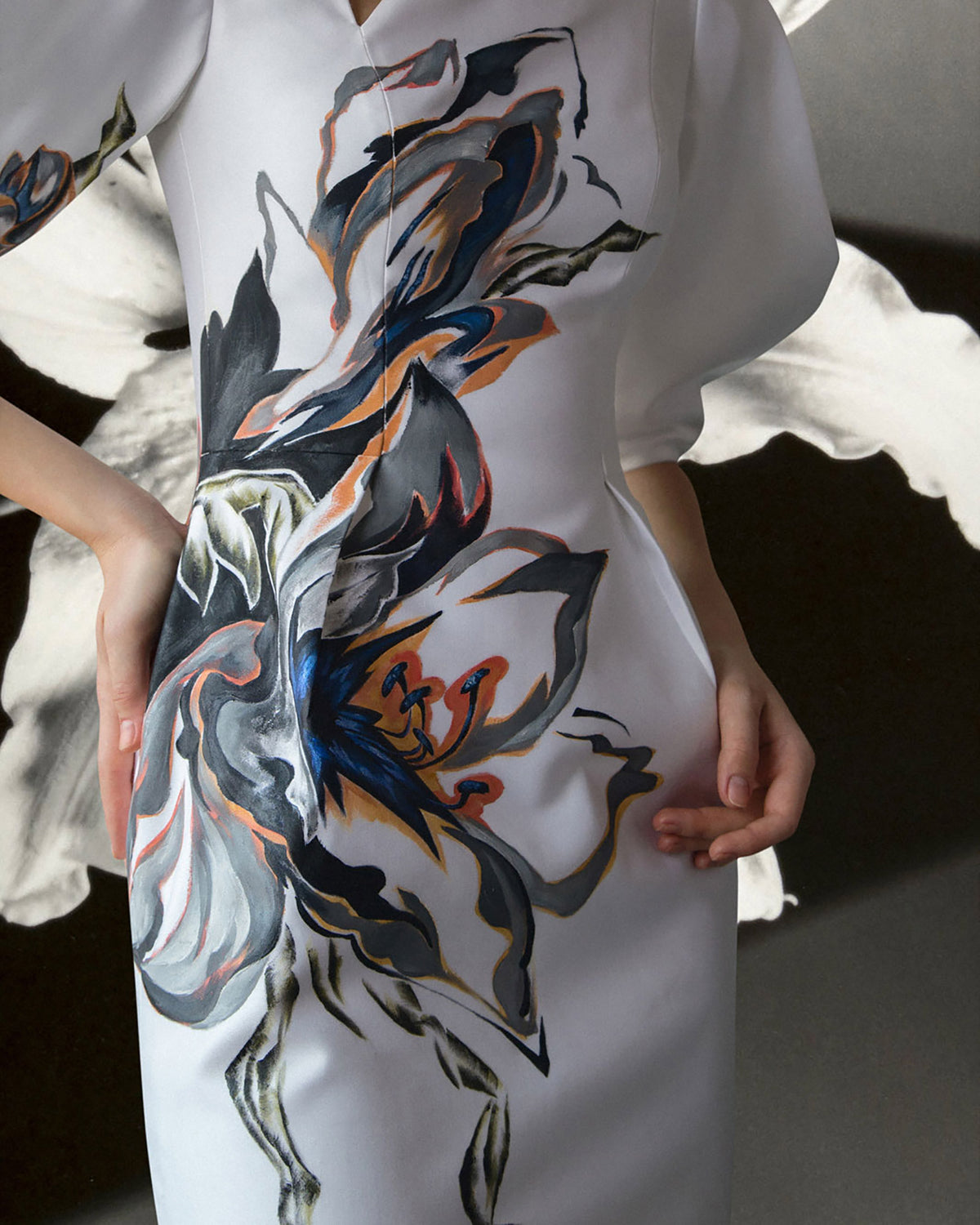Amaryllis Flower-painted Voluminous Sleeve Midi Dress