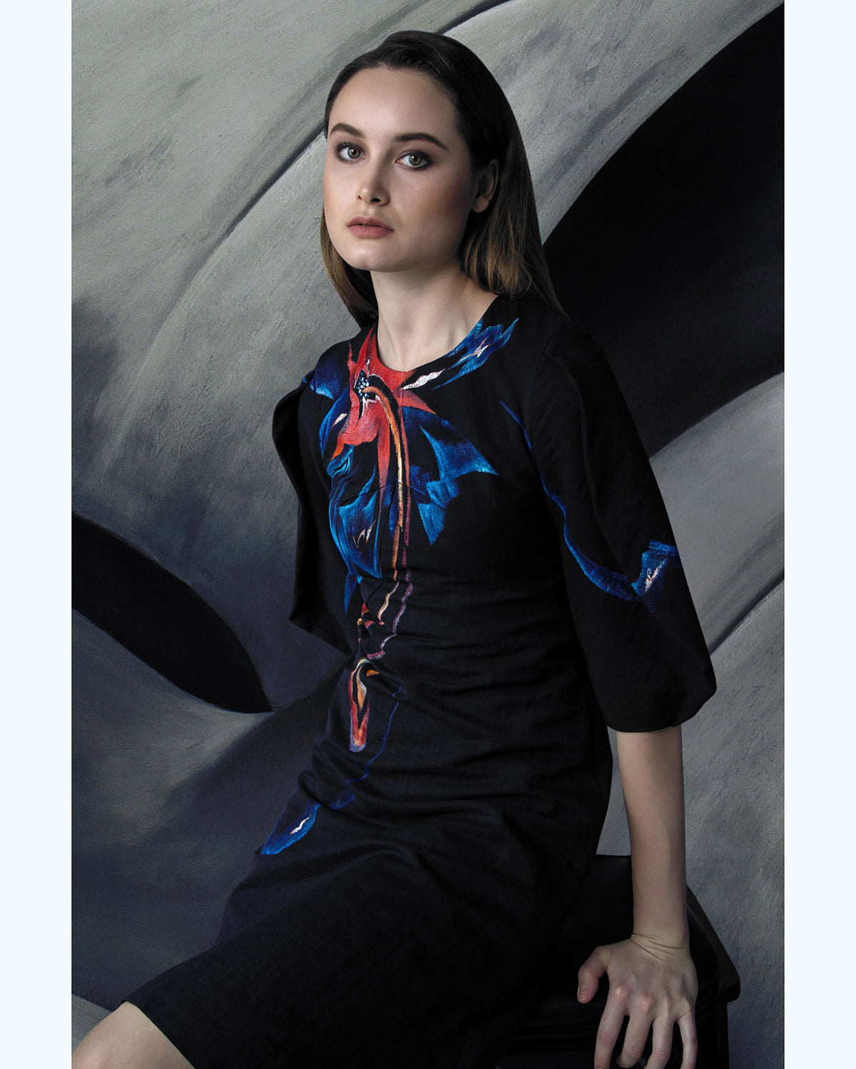 Amaryllis-painted Voluminous Sleeve Mini Dress