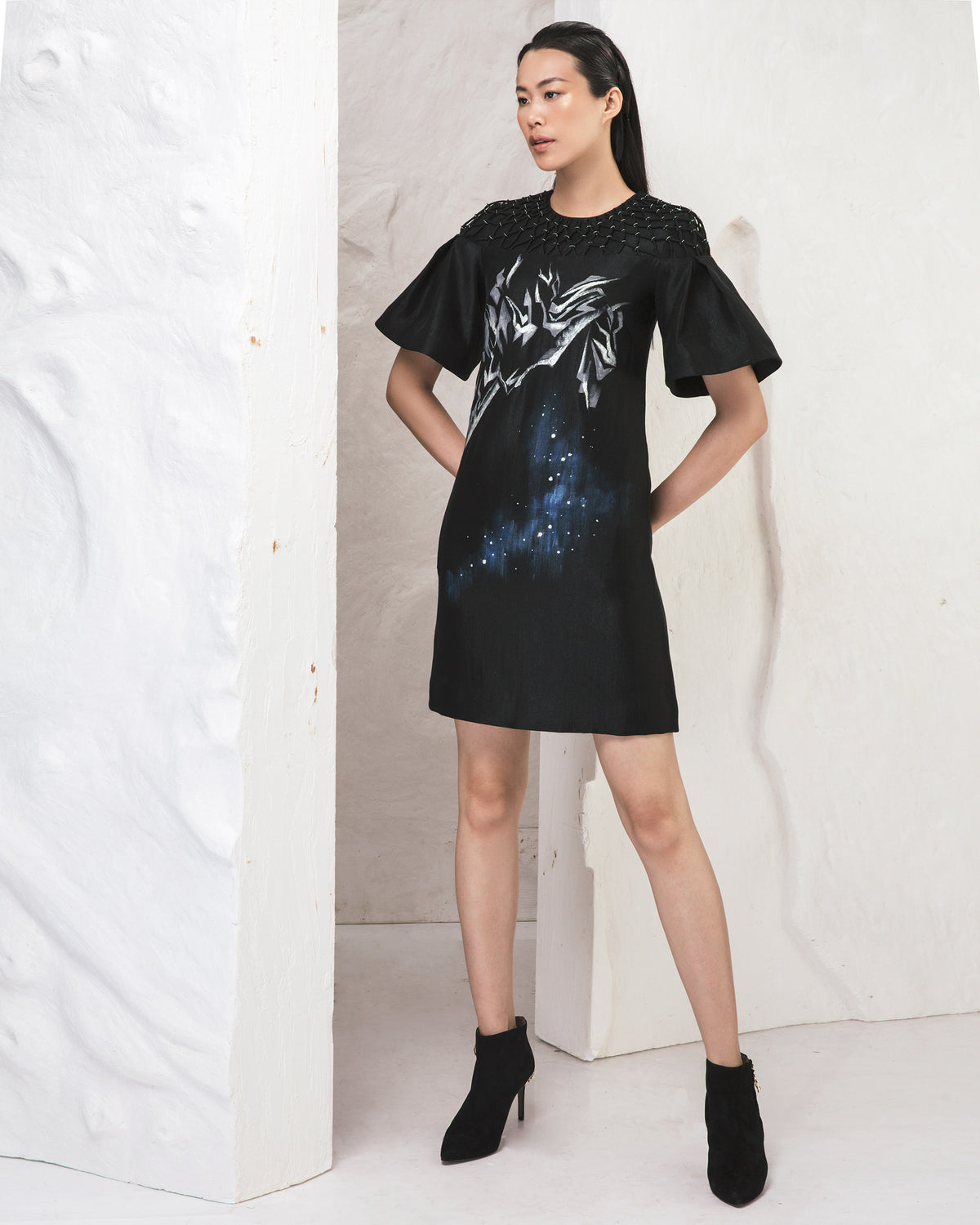 Mountain-painted Ruffle Sleeve Shift Dress