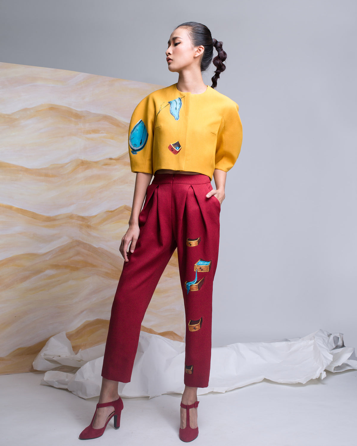 Surrealism-painted Voluminous Sleeve Jacket